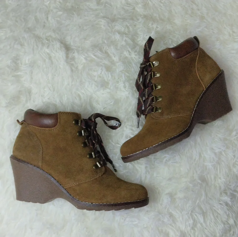 White Mountain Liberty Leather Ankle Heeled Booties Size 9.5
